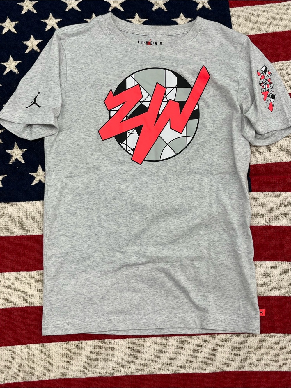 Jordan Gray Short-Sleeve Tee with Red Graphic Logo Boys Size Large 14/16